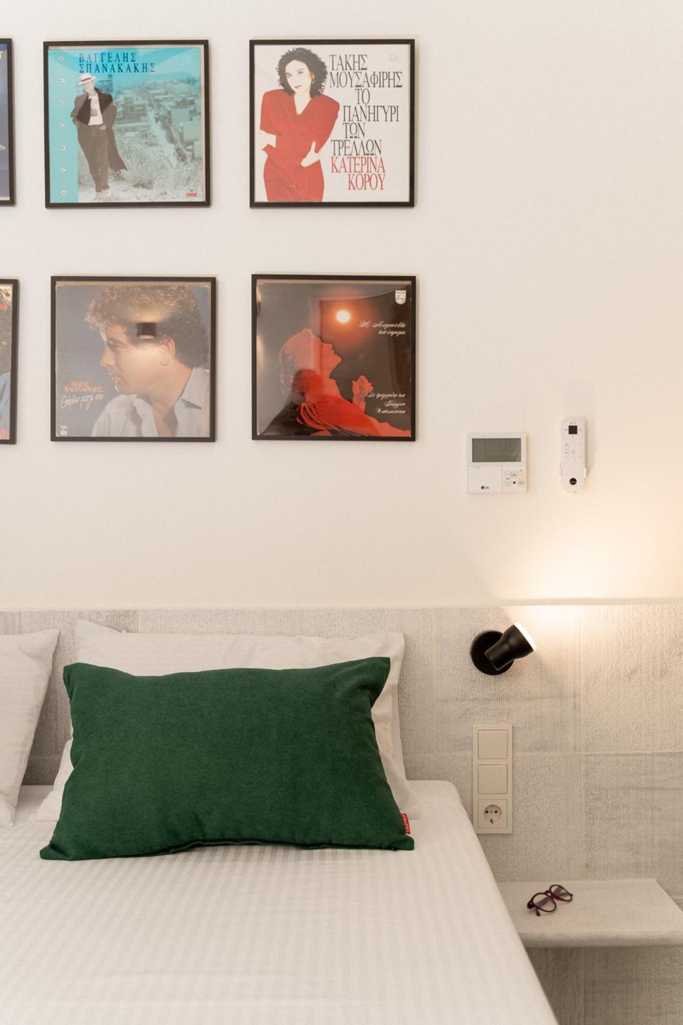 Mooeve Exarchia Apartment เอเธนส์ ภายนอก รูปภาพ